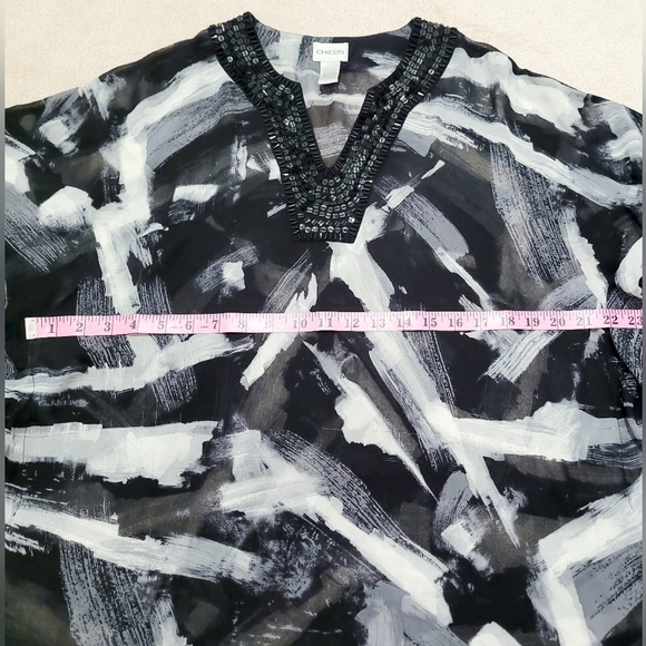 Chico’s 100% Silk Black White Abstract Beaded Neckline Tunic Top Size Medium - Picture 7 of 10